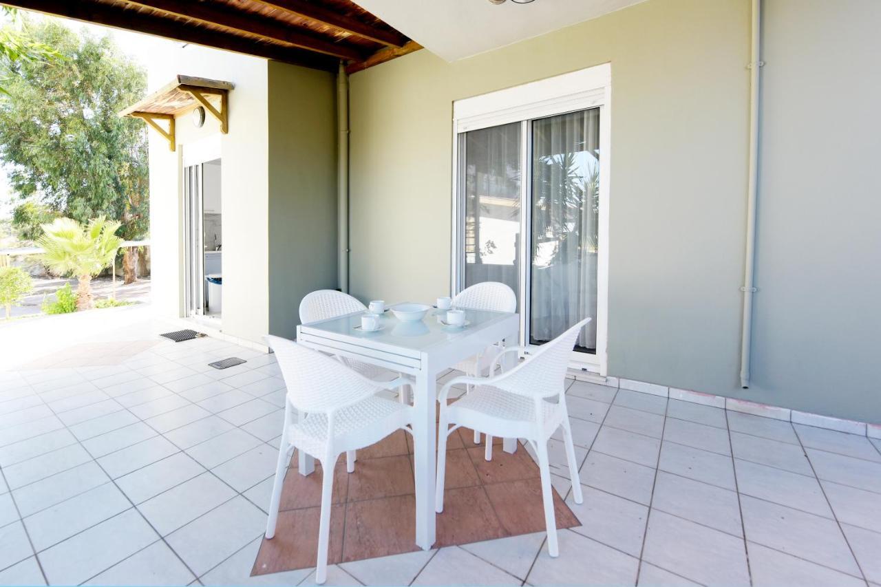 Villa Irilena - 4Bdr Beach House ゲンナジー エクステリア 写真
