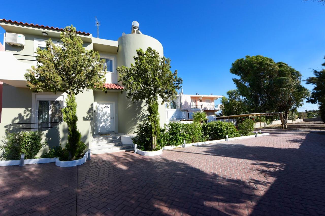 Villa Irilena - 4Bdr Beach House ゲンナジー エクステリア 写真